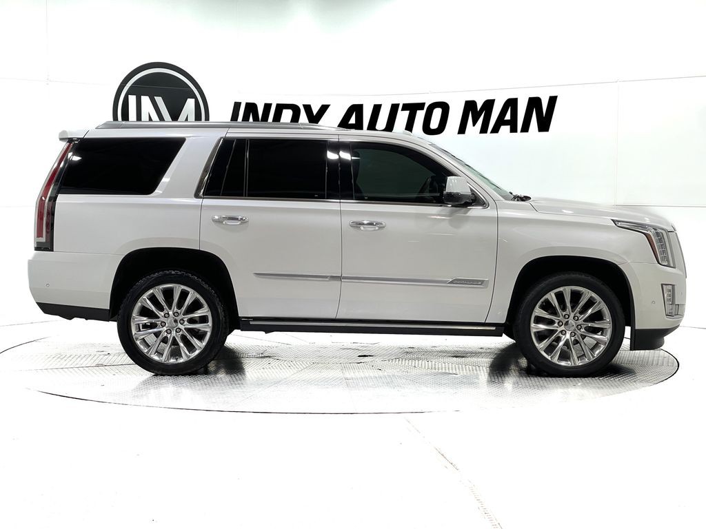 2017 Cadillac Escalade Image 3