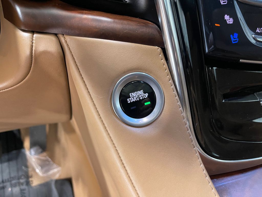 2017 Cadillac Escalade Image 21