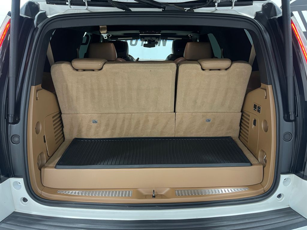 2017 Cadillac Escalade Image 28