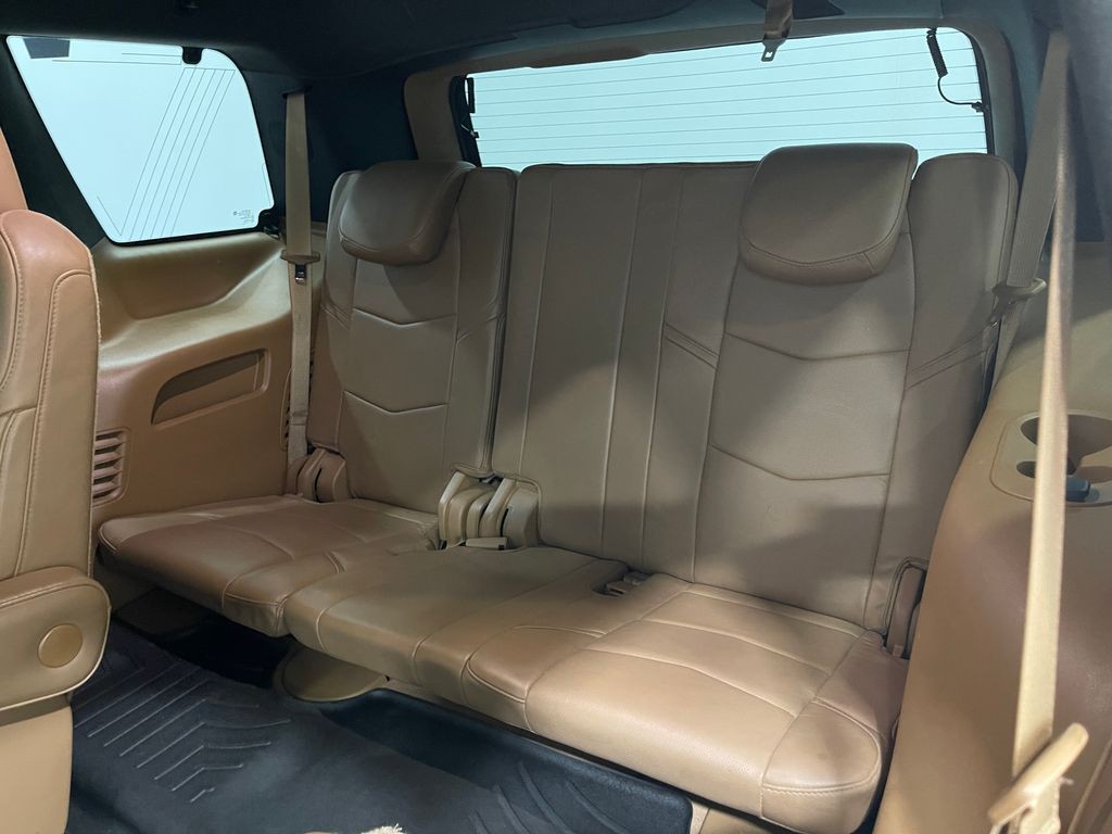 2017 Cadillac Escalade Image 31