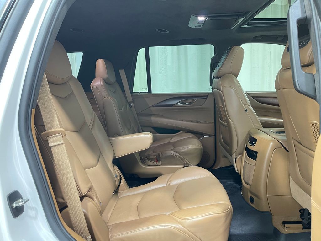 2017 Cadillac Escalade Image 33