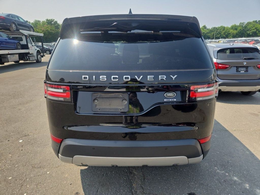 2018 Land Rover Discovery Image 5