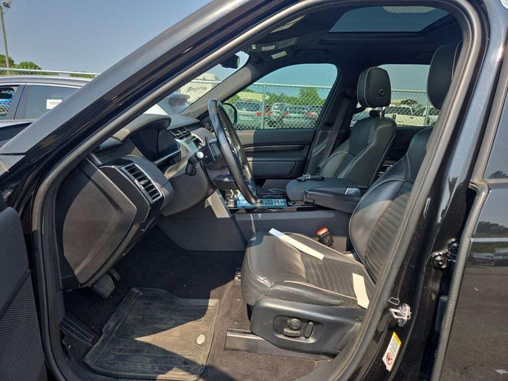 2018 Land Rover Discovery Image 7