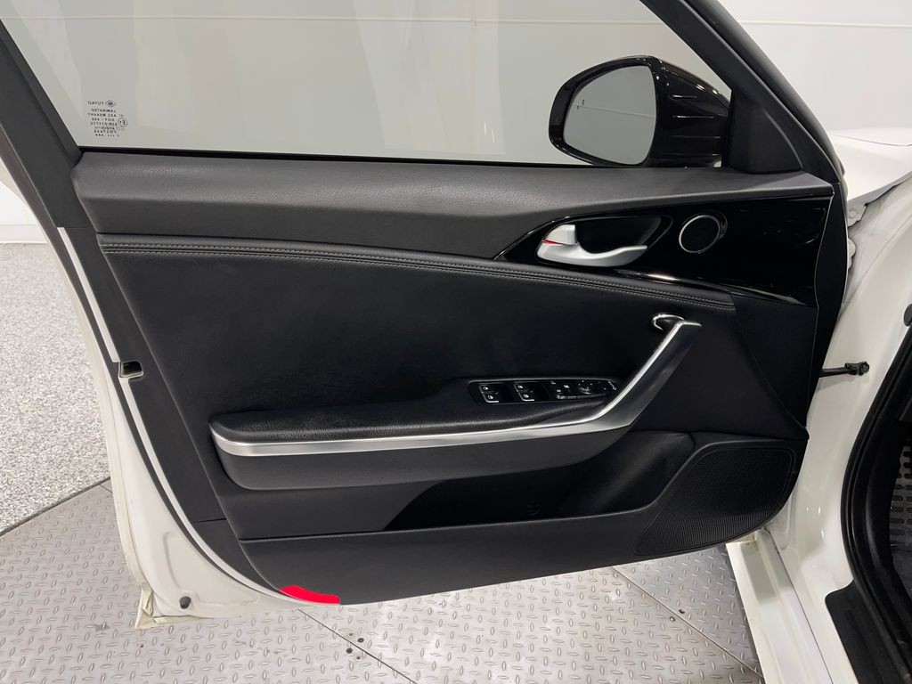 2021 Kia Stinger Image 14