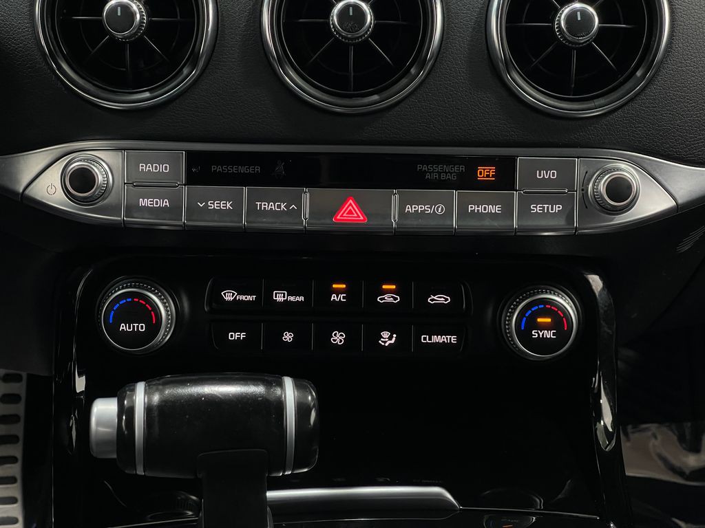 2021 Kia Stinger Image 24