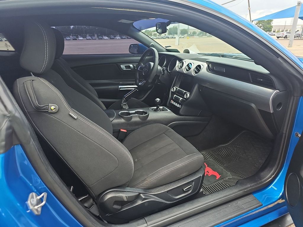 2019 Ford Mustang Image 8
