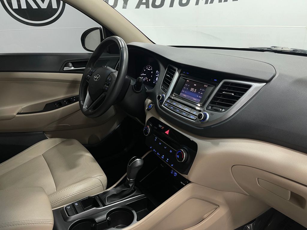 2017 Hyundai Tucson Image 18