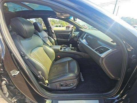 2018 Genesis G80 Image 6