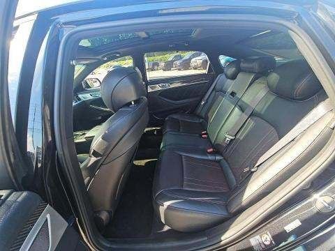2018 Genesis G80 Image 11