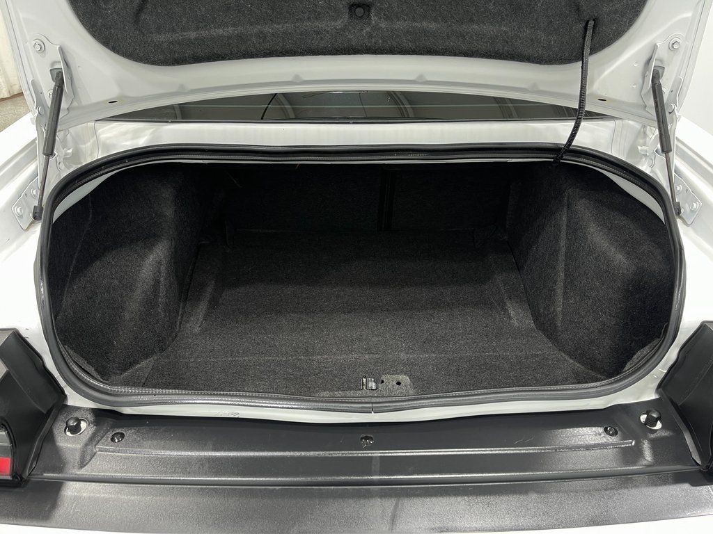 2021 Dodge Challenger Image 25