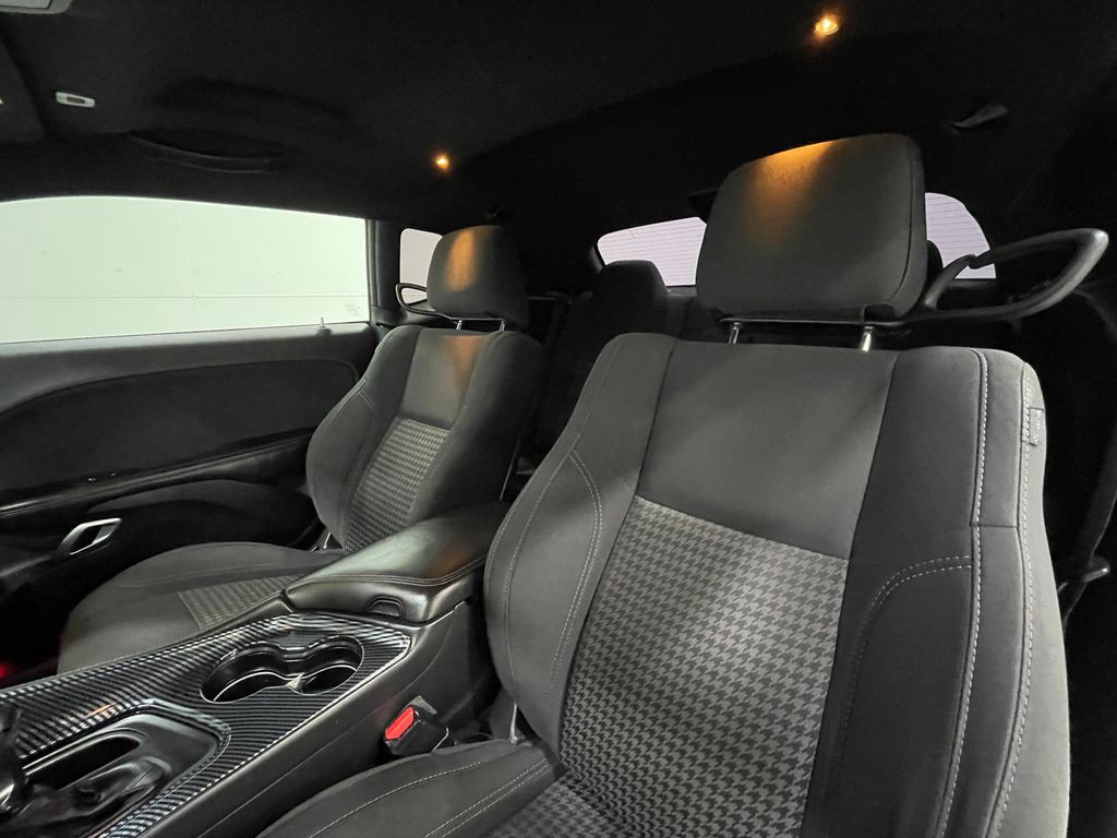2019 Dodge Challenger Image 12
