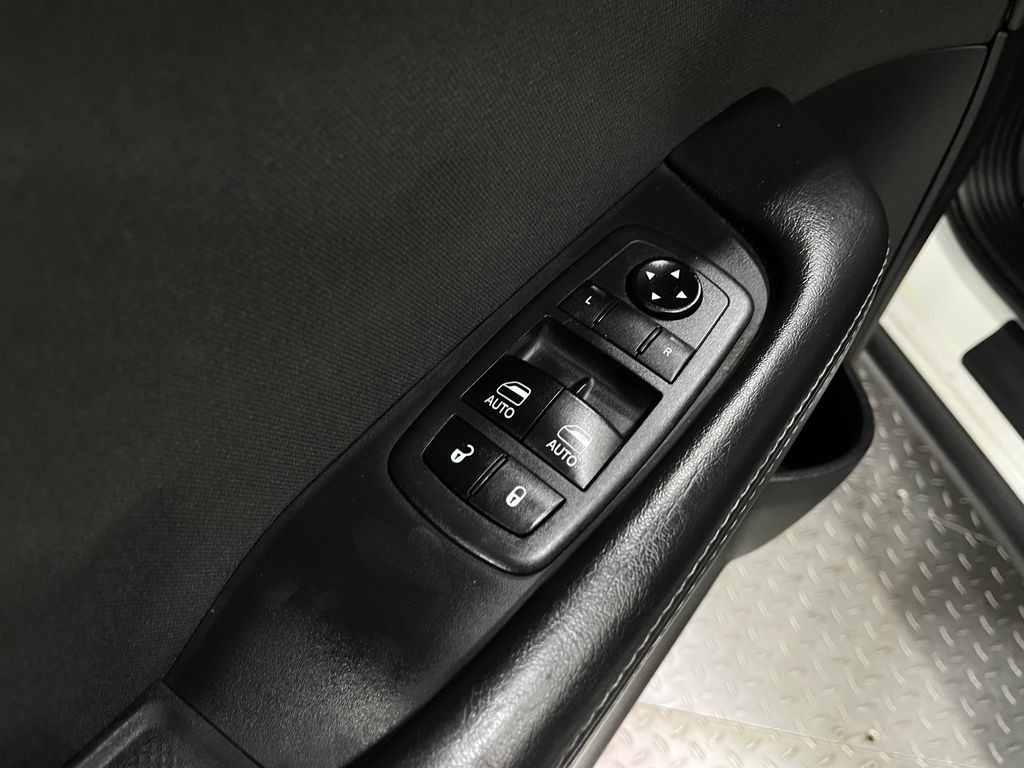 2019 Dodge Challenger Image 14