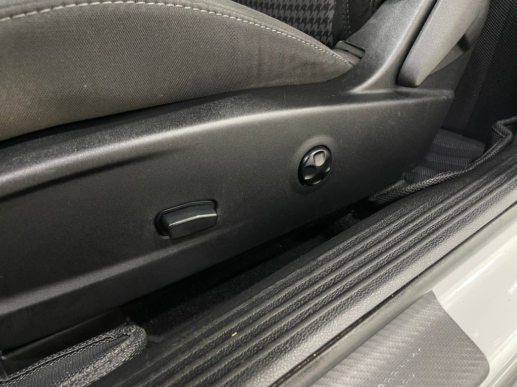 2019 Dodge Challenger Image 15