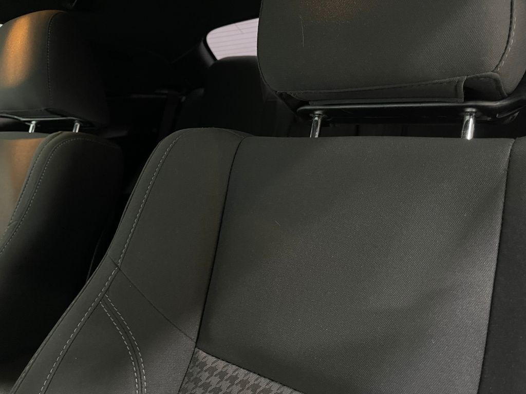 2019 Dodge Challenger Image 16