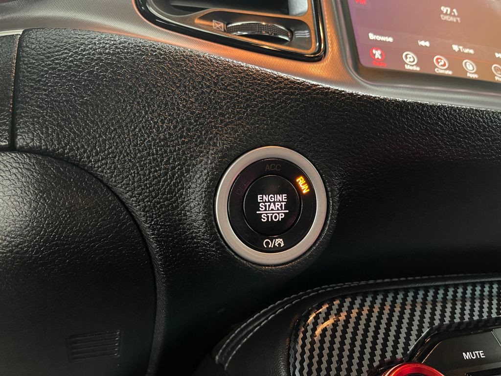 2019 Dodge Challenger Image 19