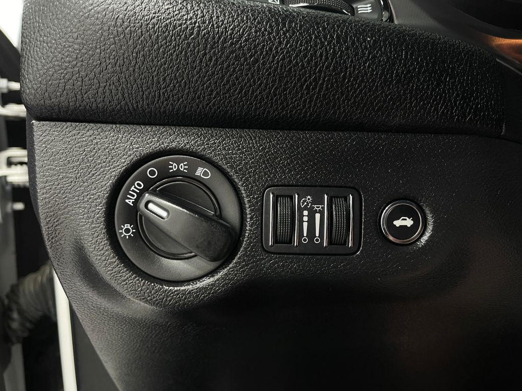 2019 Dodge Challenger Image 20