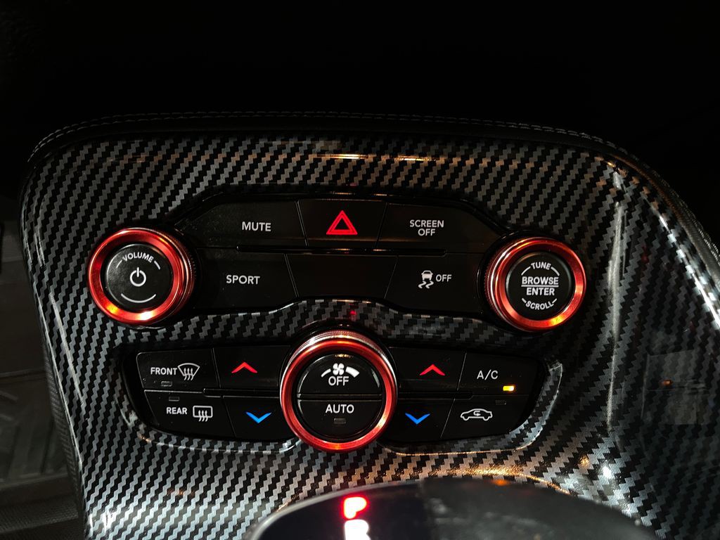 2019 Dodge Challenger Image 24
