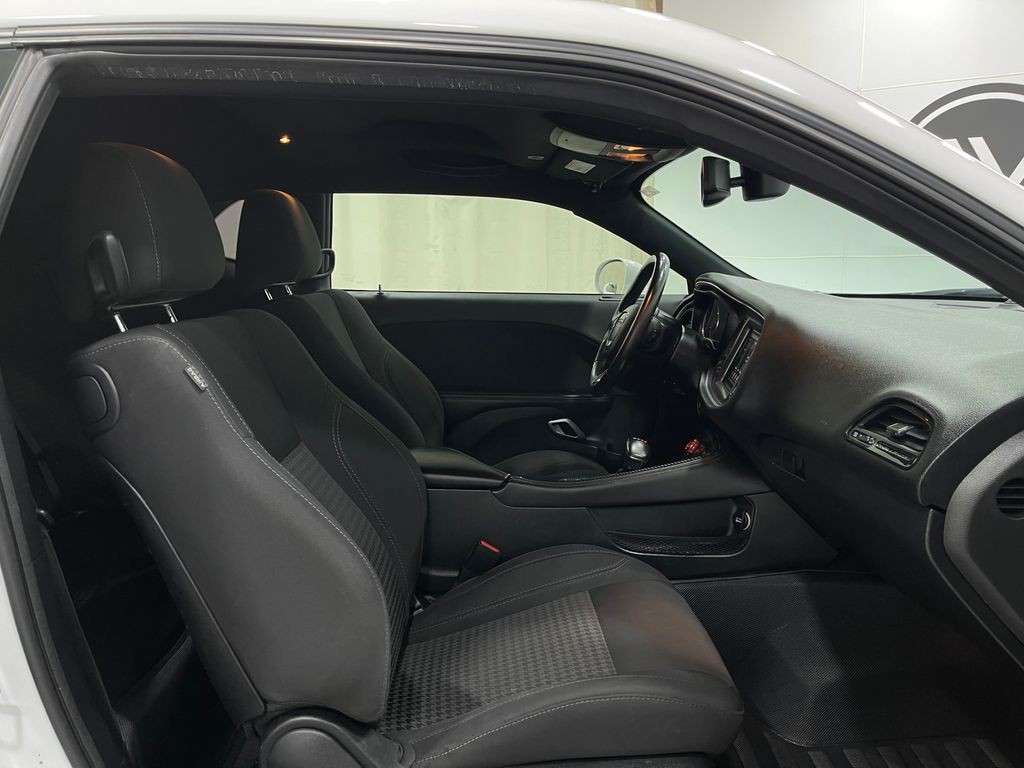 2019 Dodge Challenger Image 31