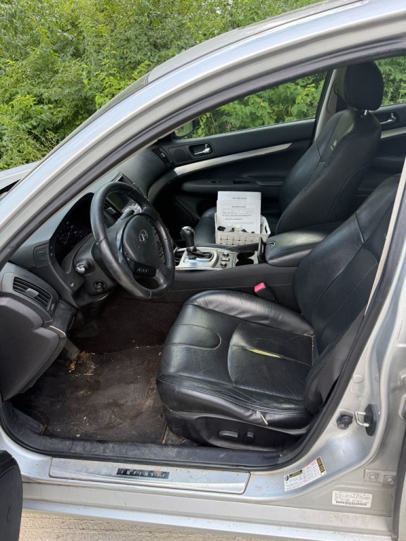 2012 INFINITI G37 Image 6