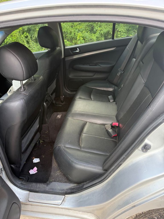 2012 INFINITI G37 Image 9