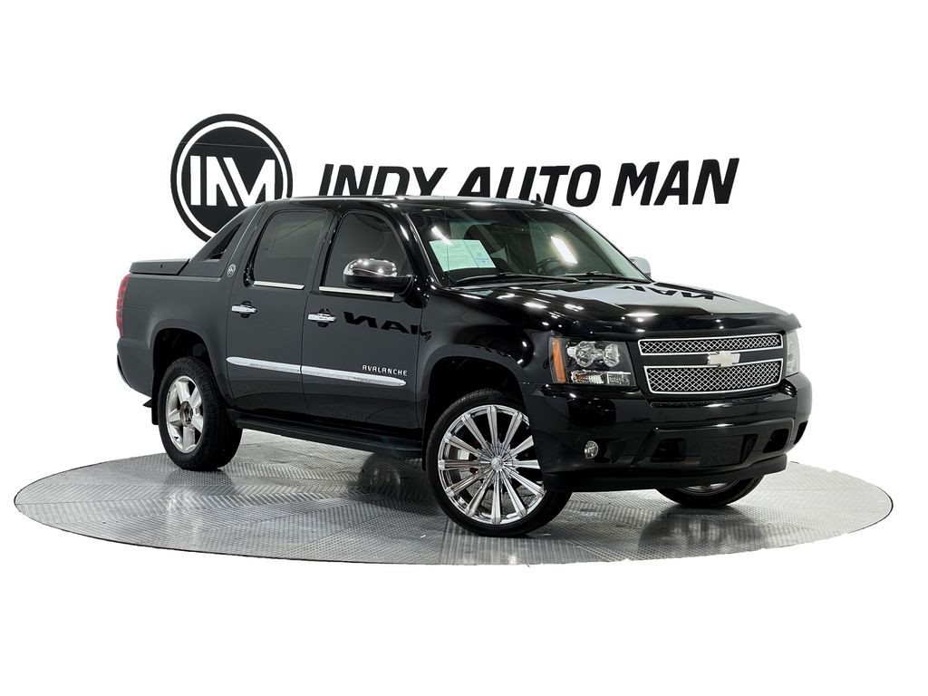 2013 Chevrolet Avalanche Image 1