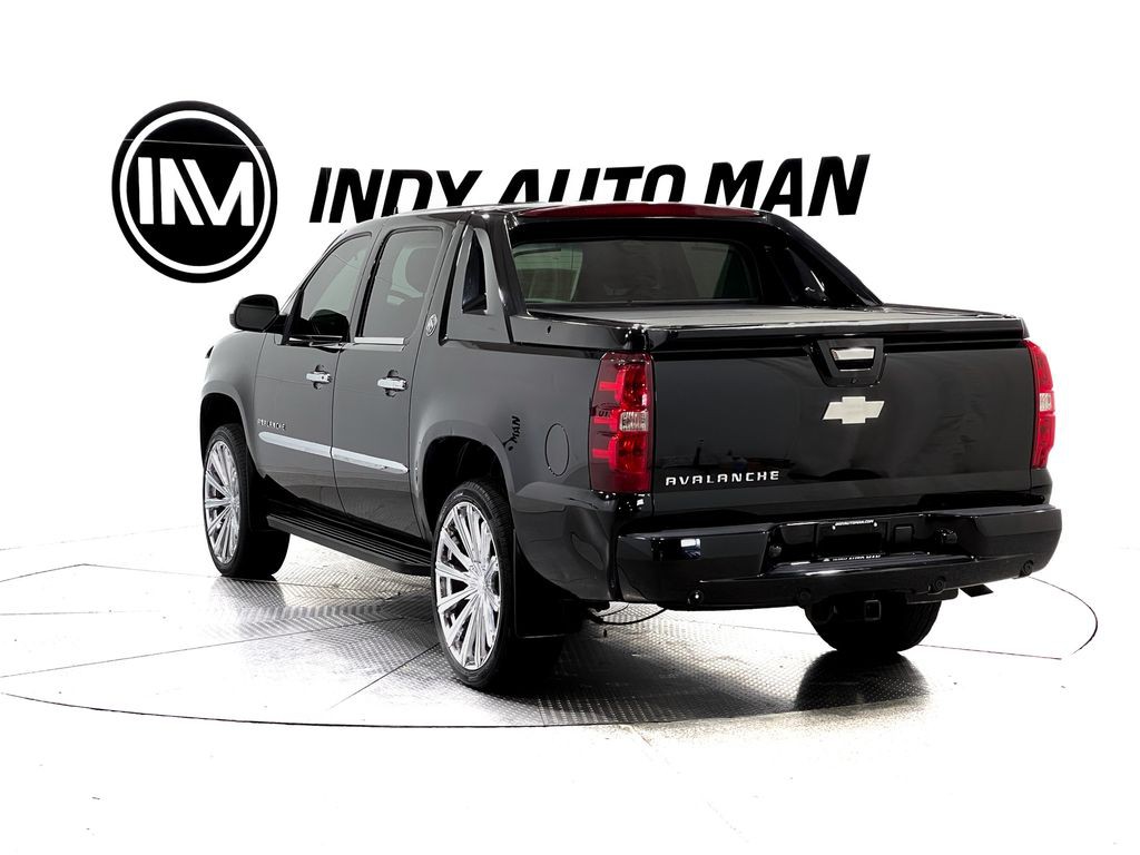 2013 Chevrolet Avalanche Image 6