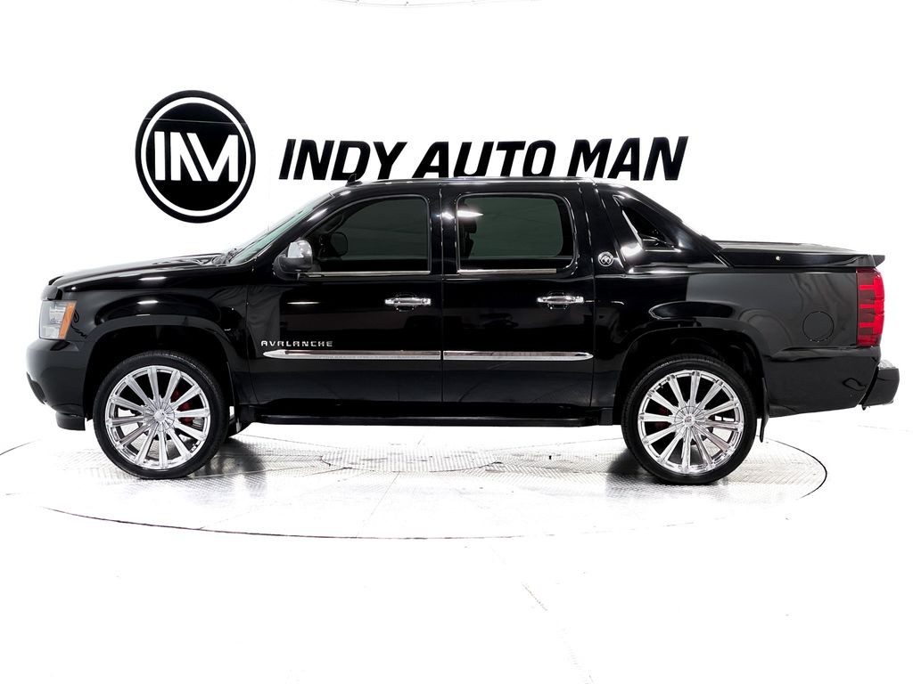 2013 Chevrolet Avalanche Image 7