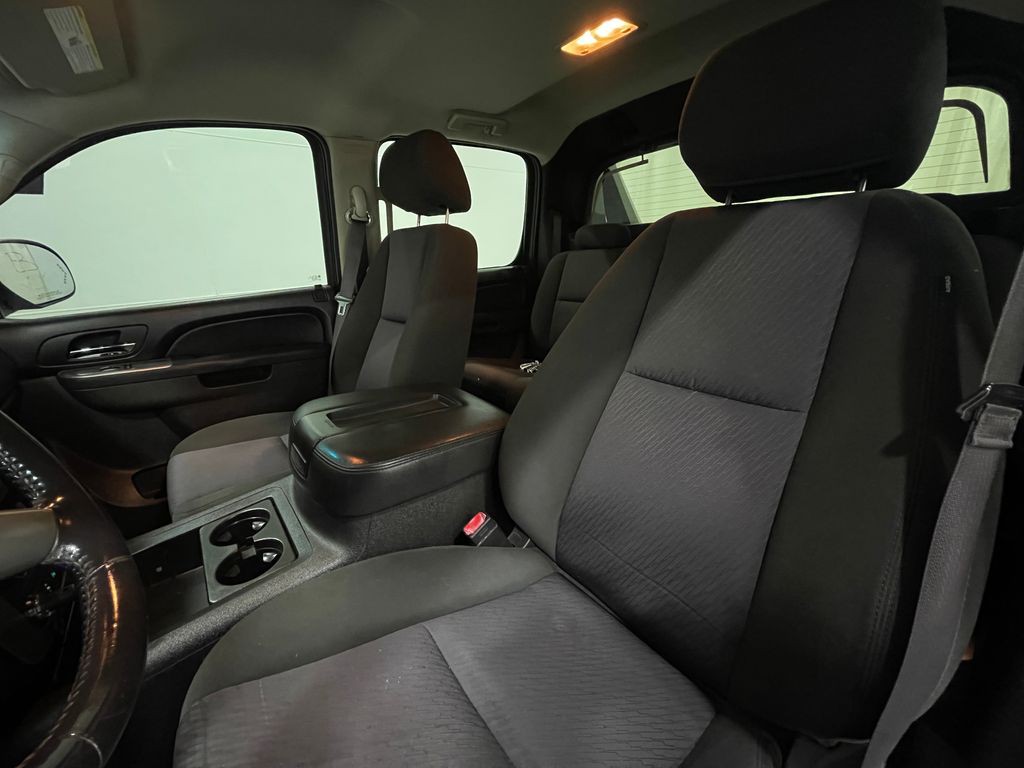 2013 Chevrolet Avalanche Image 12