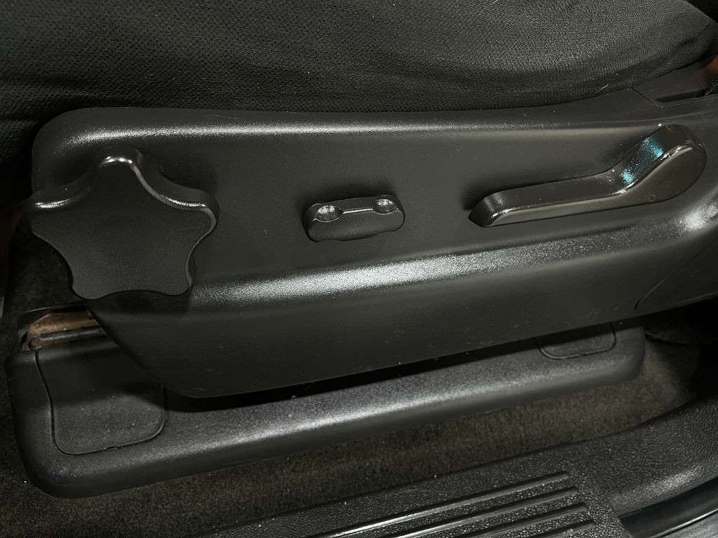 2013 Chevrolet Avalanche Image 15