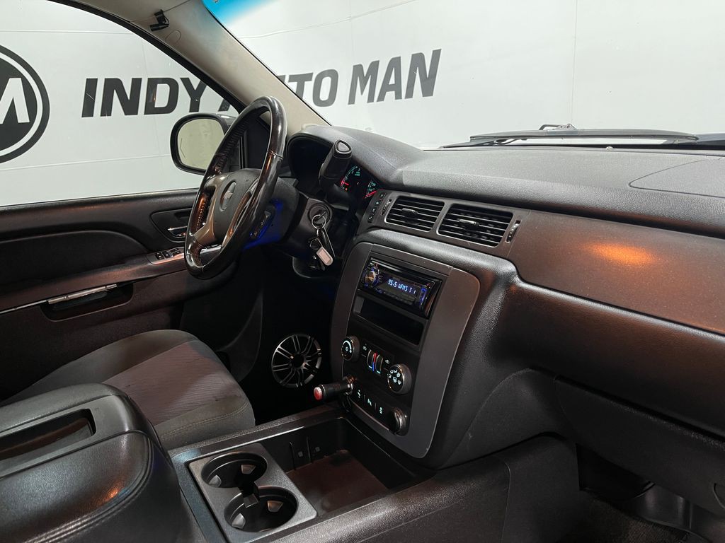 2013 Chevrolet Avalanche Image 18