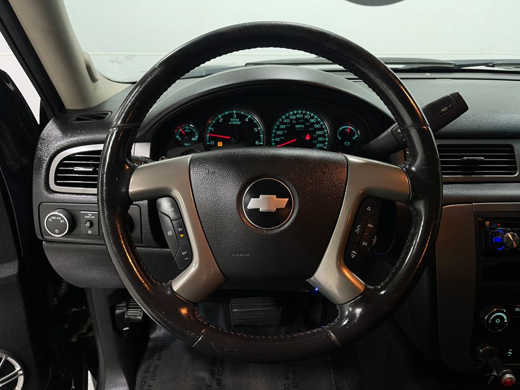 2013 Chevrolet Avalanche Image 20