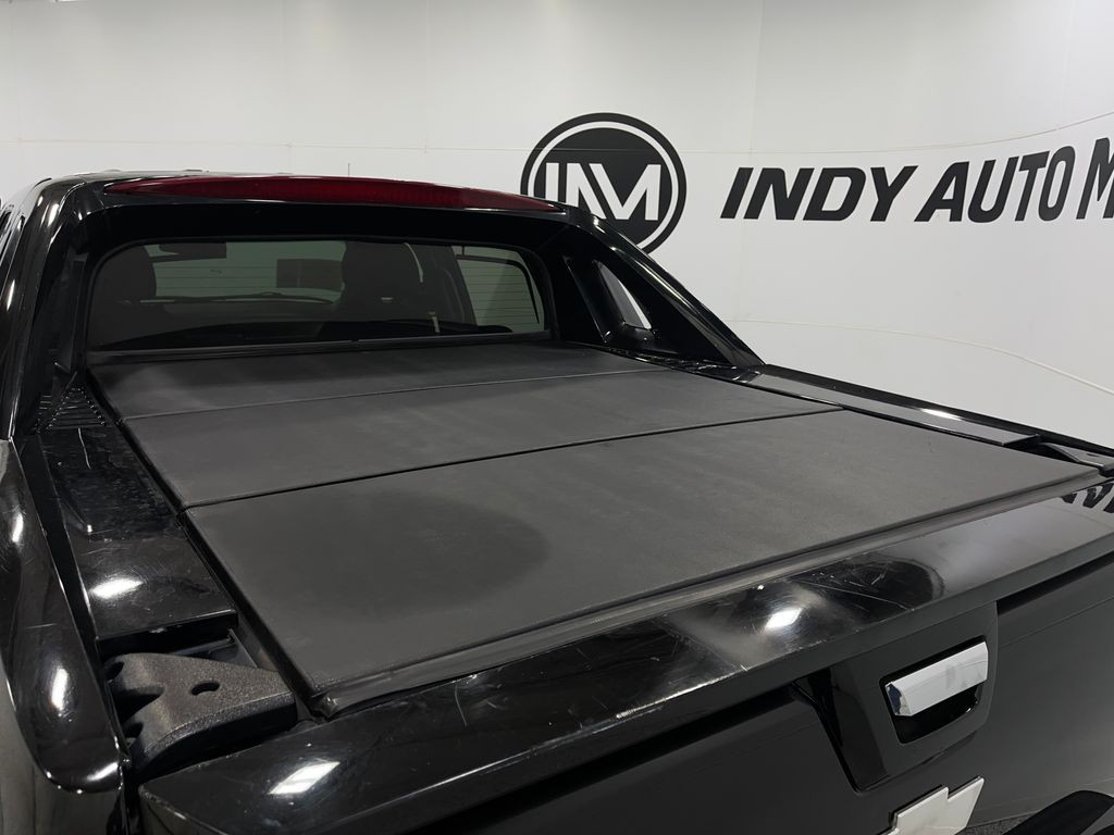 2013 Chevrolet Avalanche Image 23