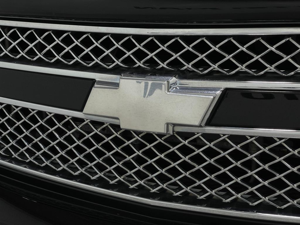 2013 Chevrolet Avalanche Image 33