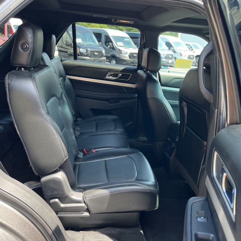 2016 Ford Explorer Image 19