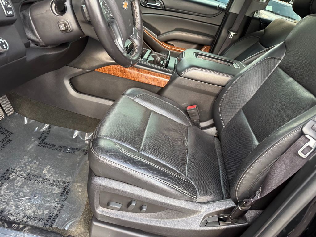 2016 Chevrolet Suburban Image 7