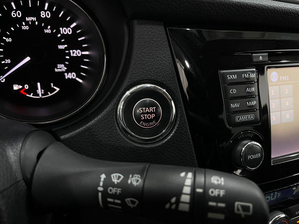 2016 Nissan Rogue Image 19