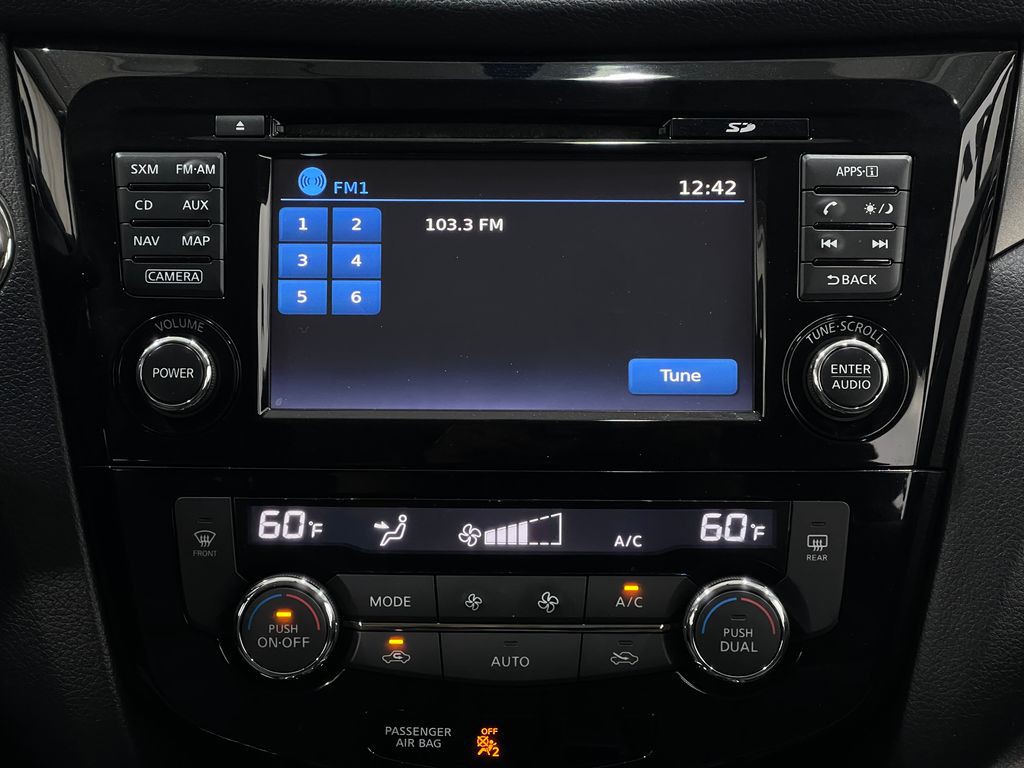 2016 Nissan Rogue Image 22