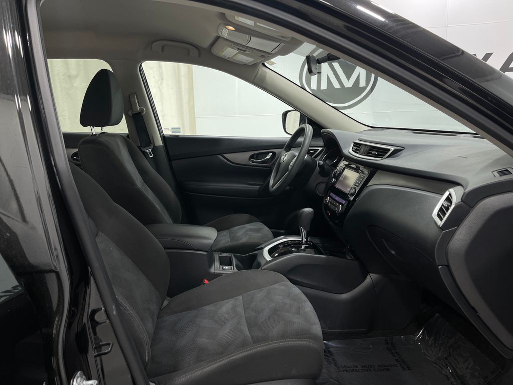 2016 Nissan Rogue Image 29