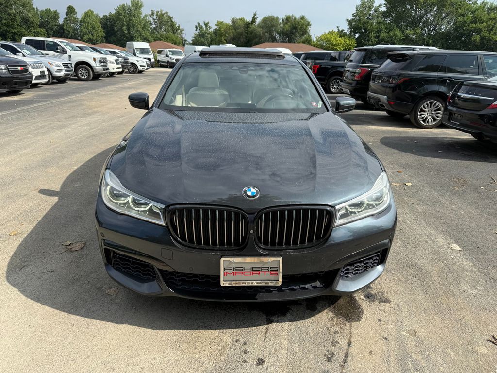 2016 BMW 7 Series Image 2