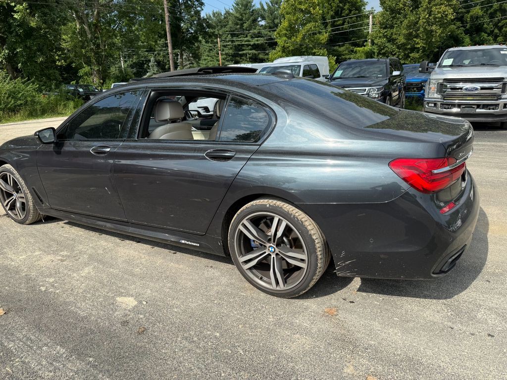 2016 BMW 7 Series Image 7