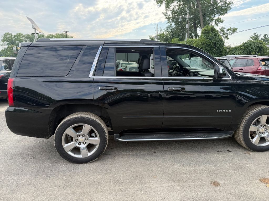 2017 Chevrolet Tahoe Image 4