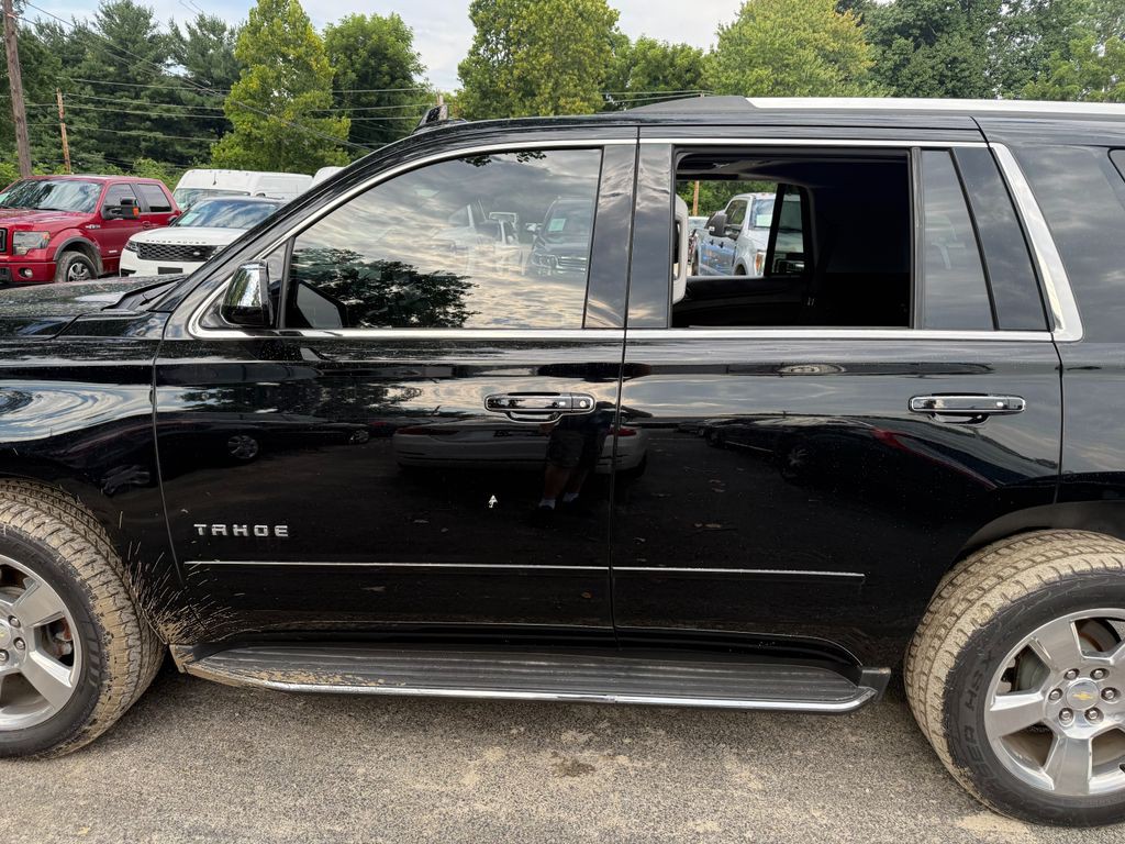 2017 Chevrolet Tahoe Image 5