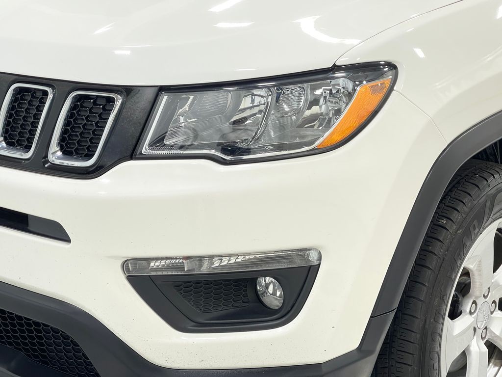 2018 Jeep Compass Image 32