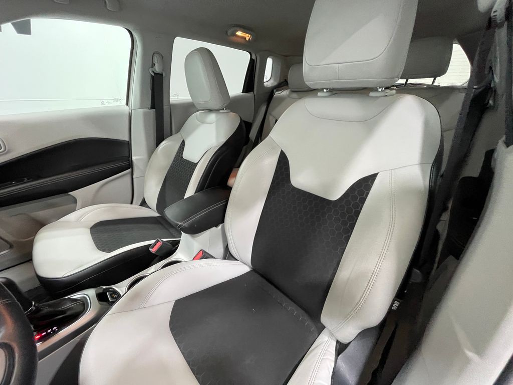 2018 Jeep Compass Image 14