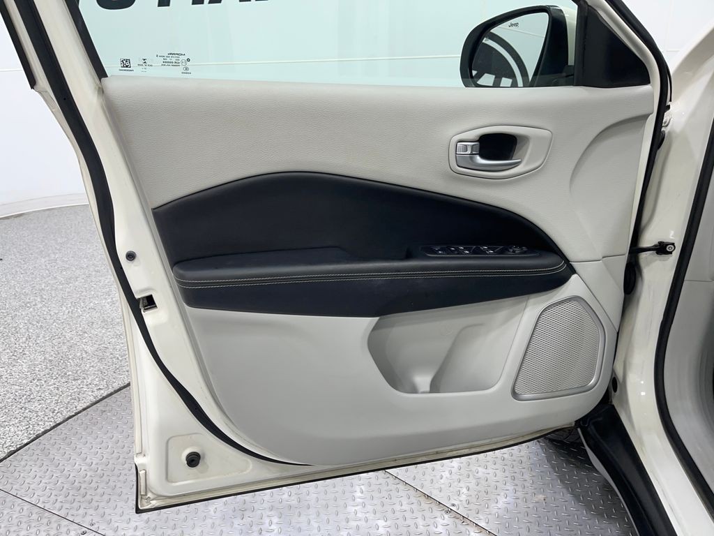 2018 Jeep Compass Image 15