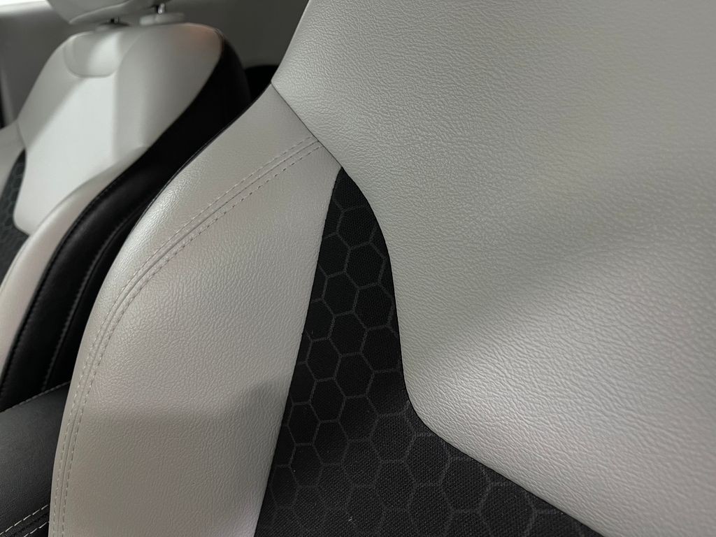 2018 Jeep Compass Image 18