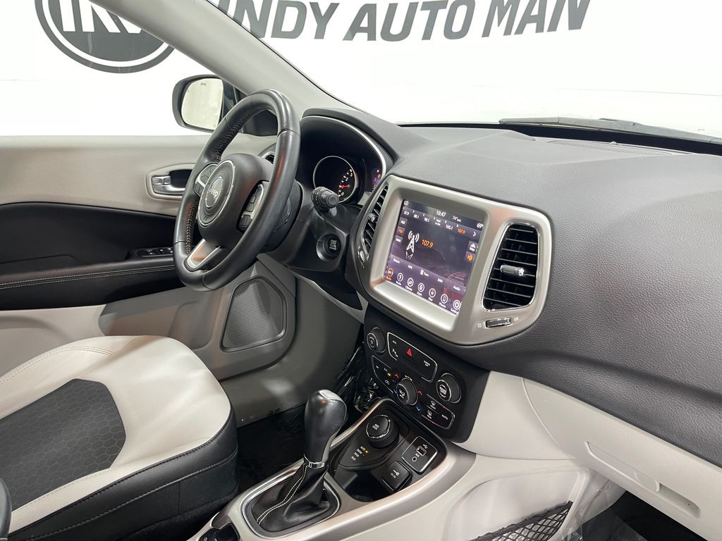 2018 Jeep Compass Image 20