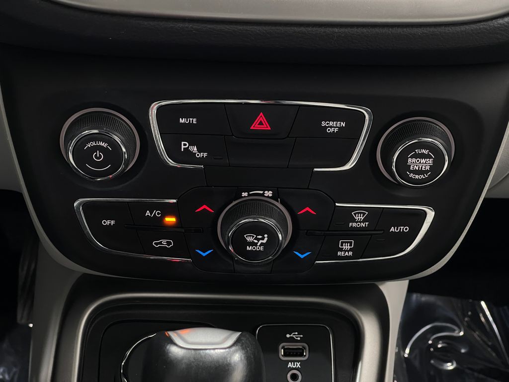 2018 Jeep Compass Image 24