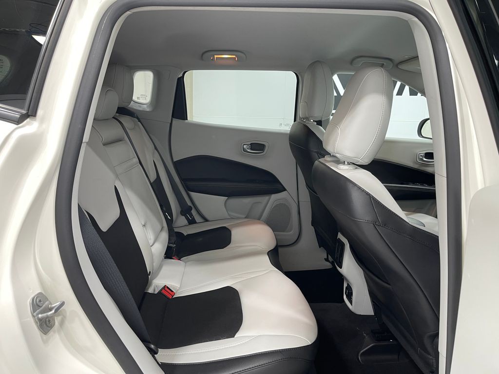 2018 Jeep Compass Image 30