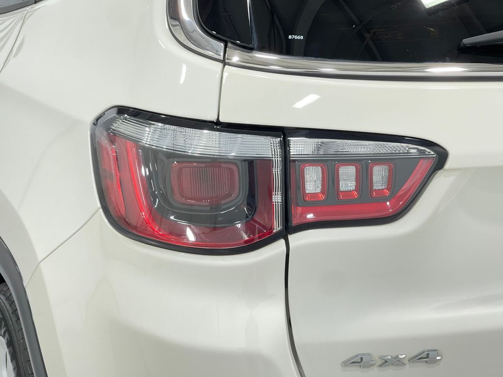 2018 Jeep Compass Image 33